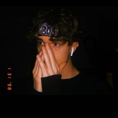 مونےب بٹ avatar